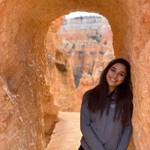Meet your Posher, Zeina